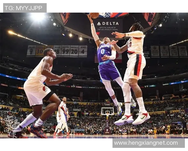 开拓者与湖人激战11月15日主播精彩解说全程回顾与分析